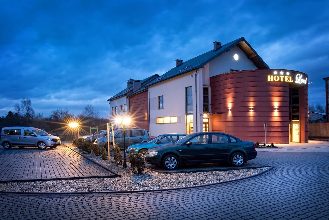 Hotel Lord Krosno Exterior photo