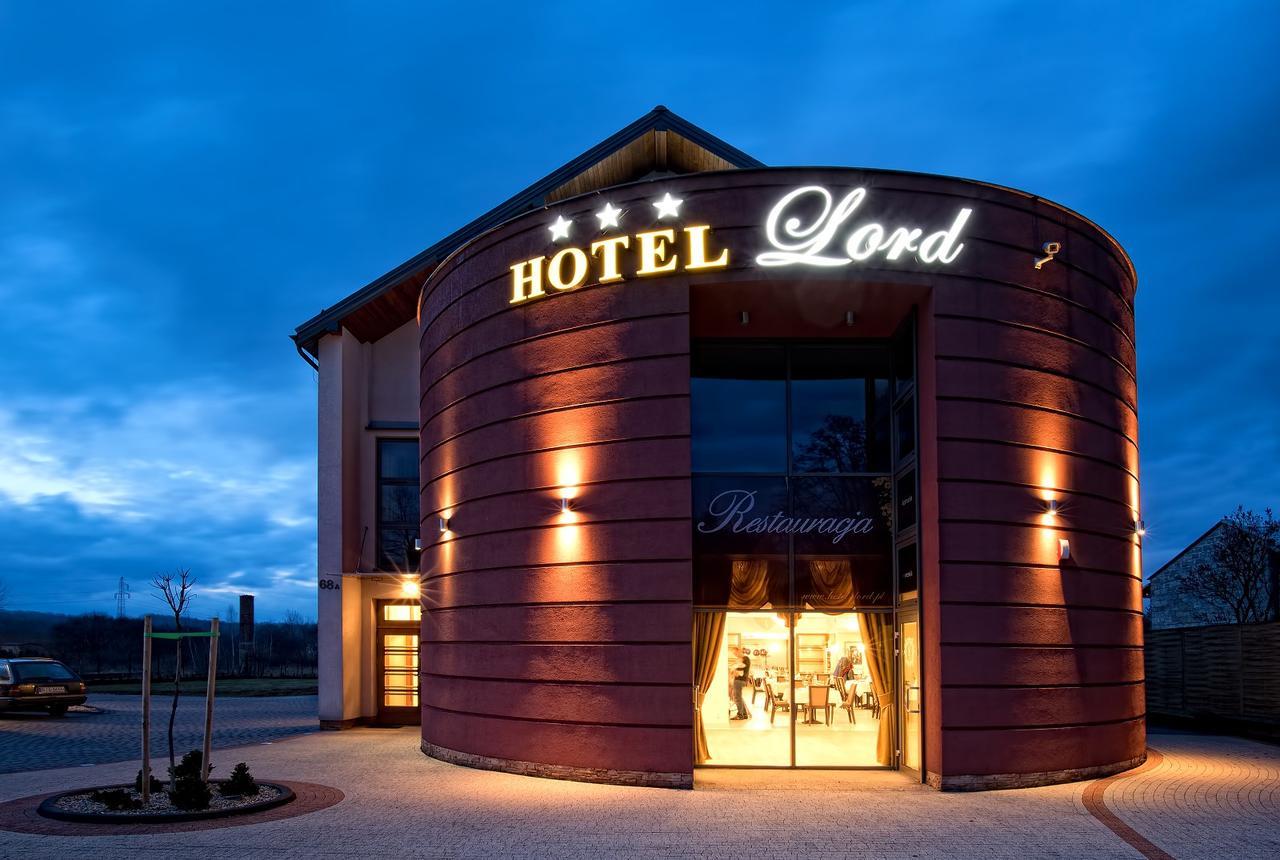 Hotel Lord Krosno Exterior photo